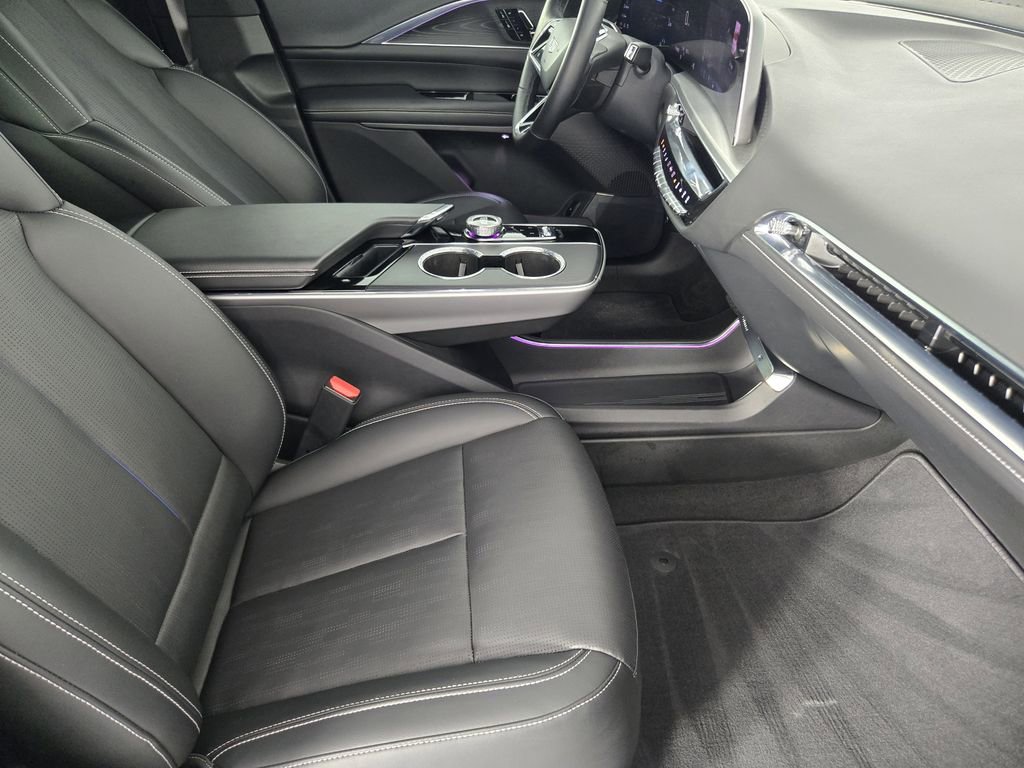 Used 2024 Cadillac Lyriq Luxury w/ LPO, Floor Liner Package image 16