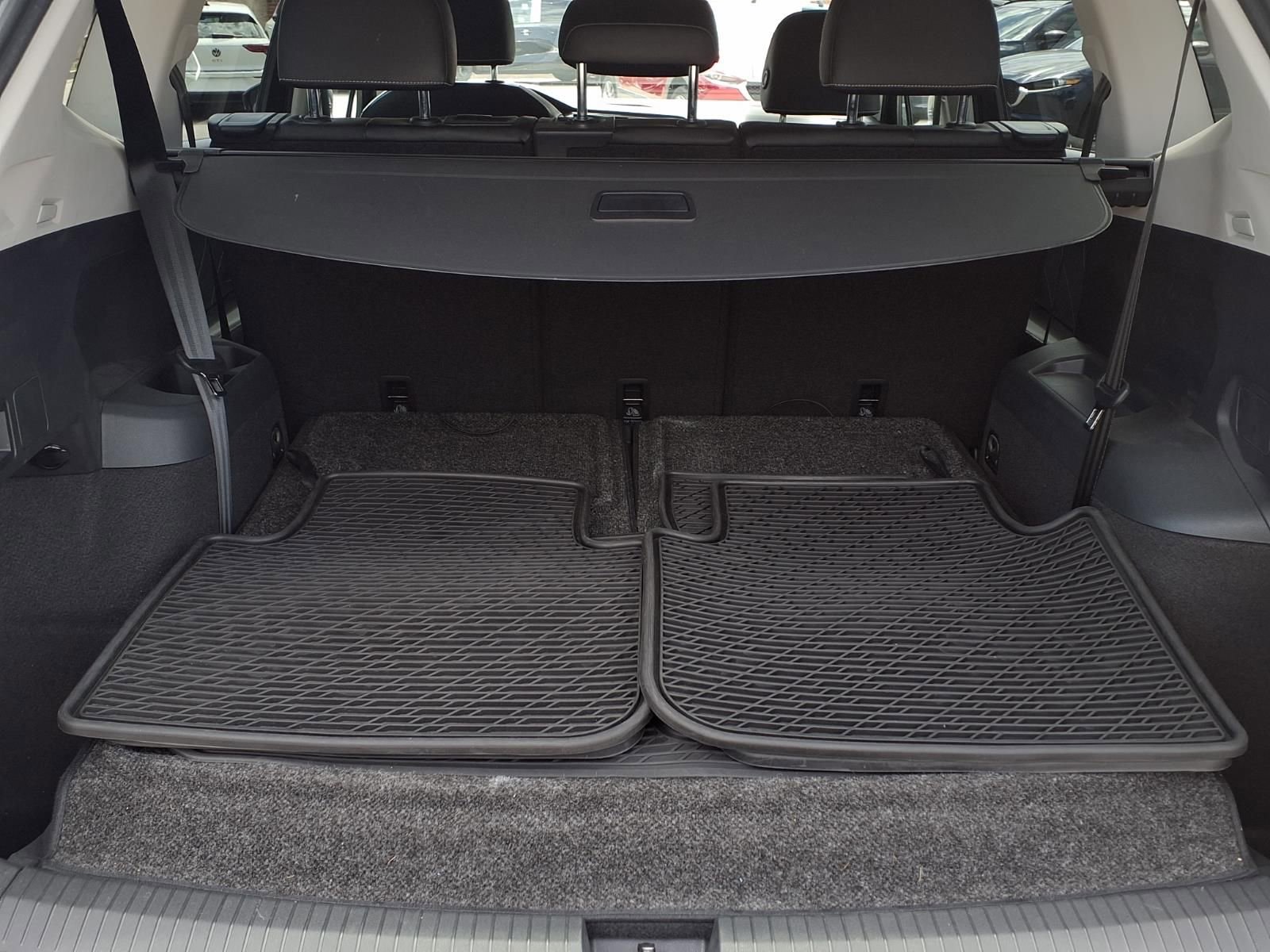 Used 2022 Volkswagen Tiguan SE FWD image 8