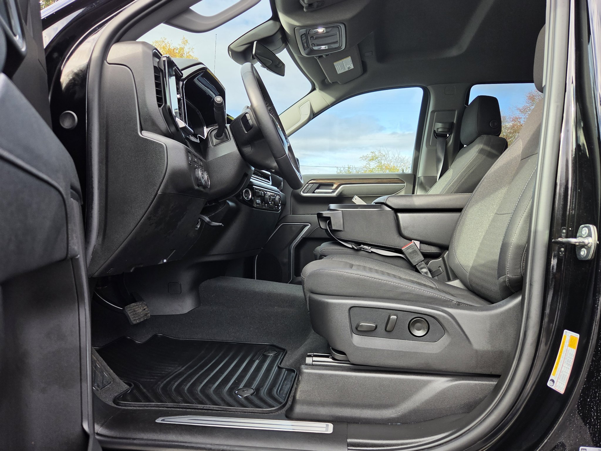 Used 2026 Chevrolet Silverado 1500 LT AWD/4WD image 15