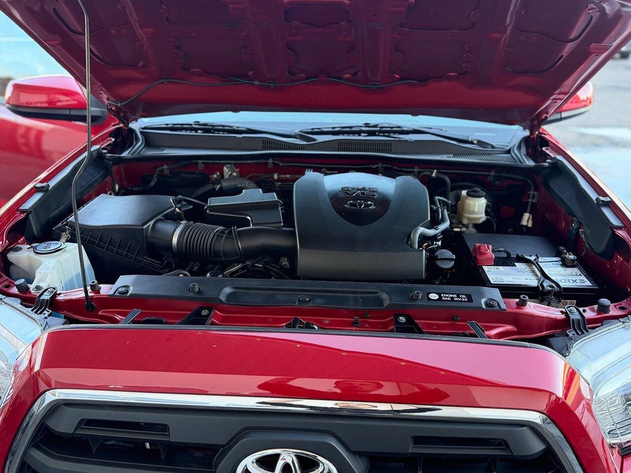 Used 2016 Toyota Tacoma TRD Sport image 48