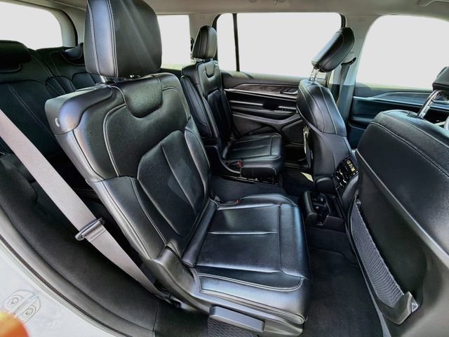 Used 2023 Jeep Grand Cherokee L Limited w/ Black Appearance Package RWD image 30