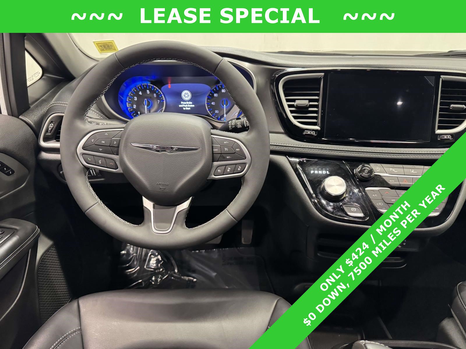 Used 2026 Chrysler Pacifica Select FWD image 2