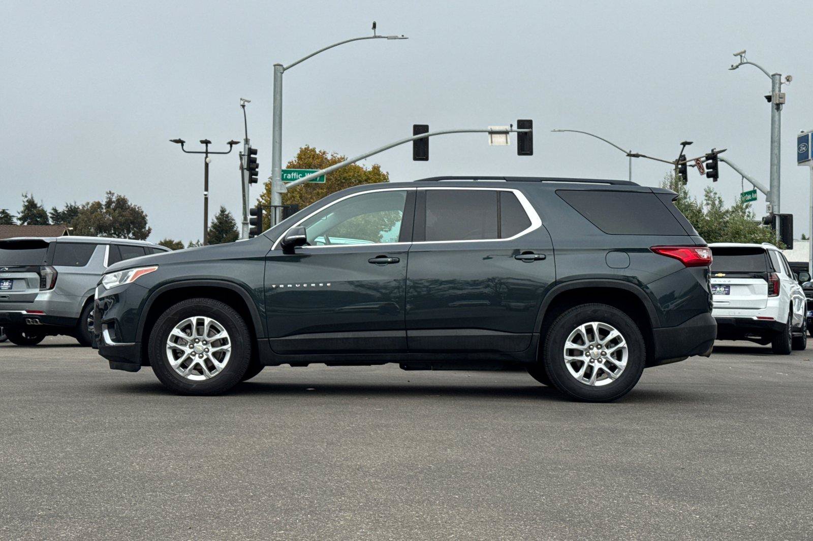 Used 2019 Chevrolet Traverse LT FWD image 9