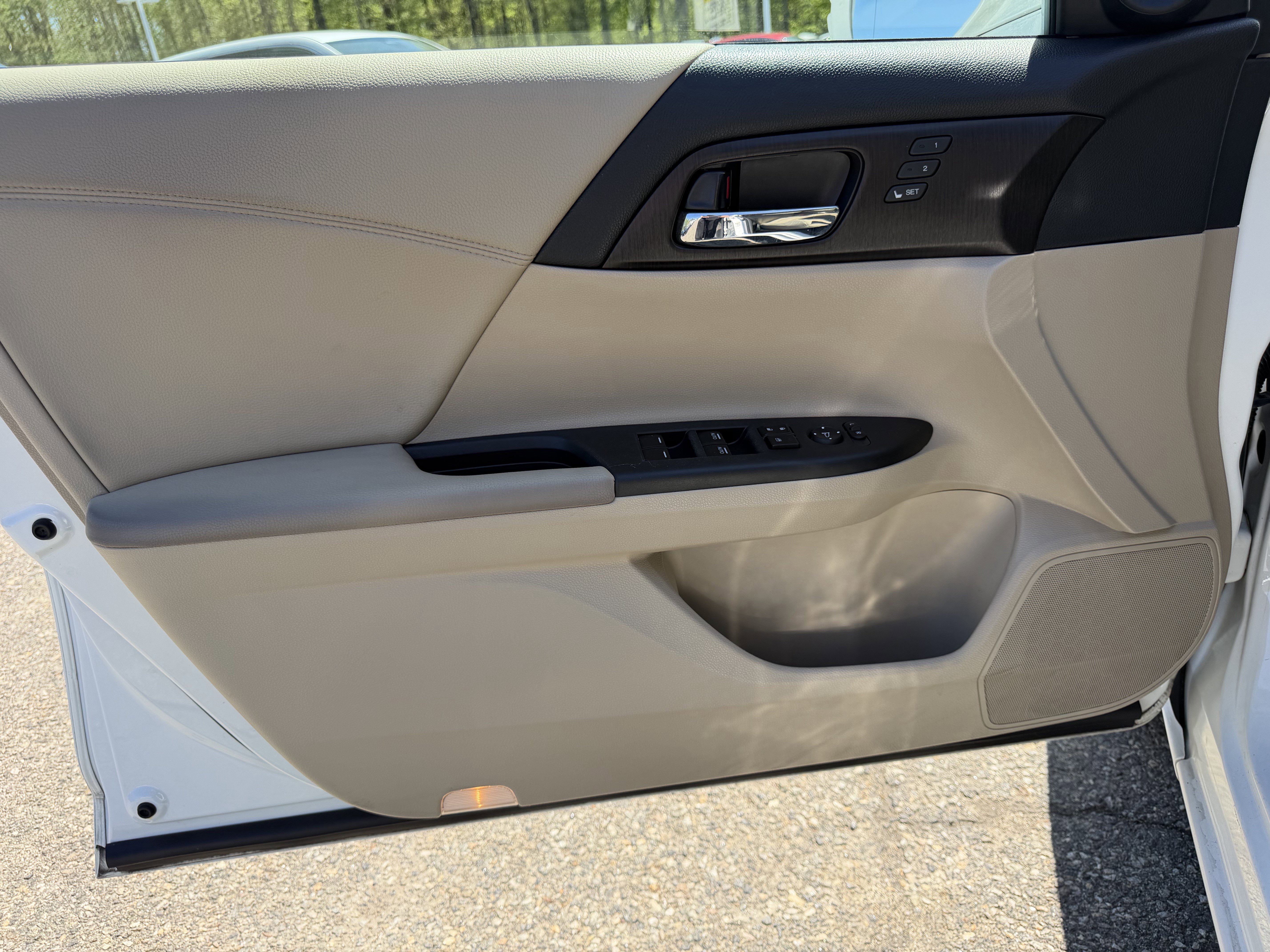 Used 2015 Honda Accord EX-L image 19