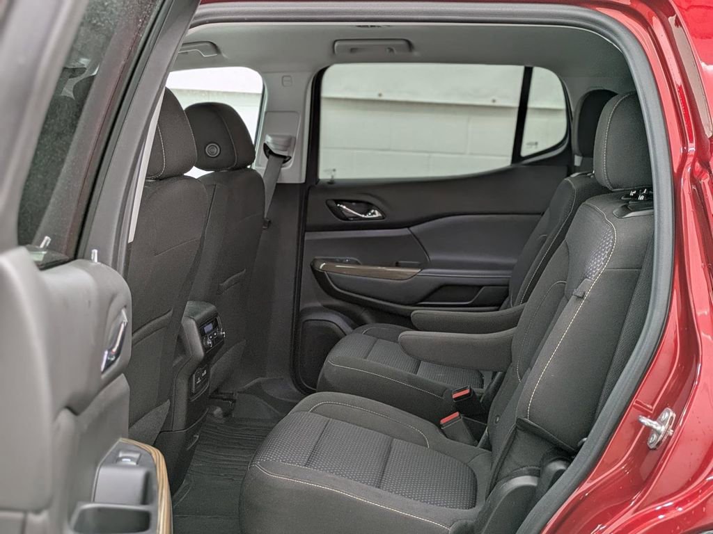 Used 2022 GMC Acadia SLE w/ Driver Convenience Package image 10