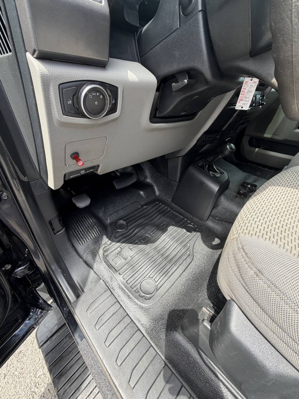 Used 2017 Ford F550 4x4 Regular Cab Super Duty image 36
