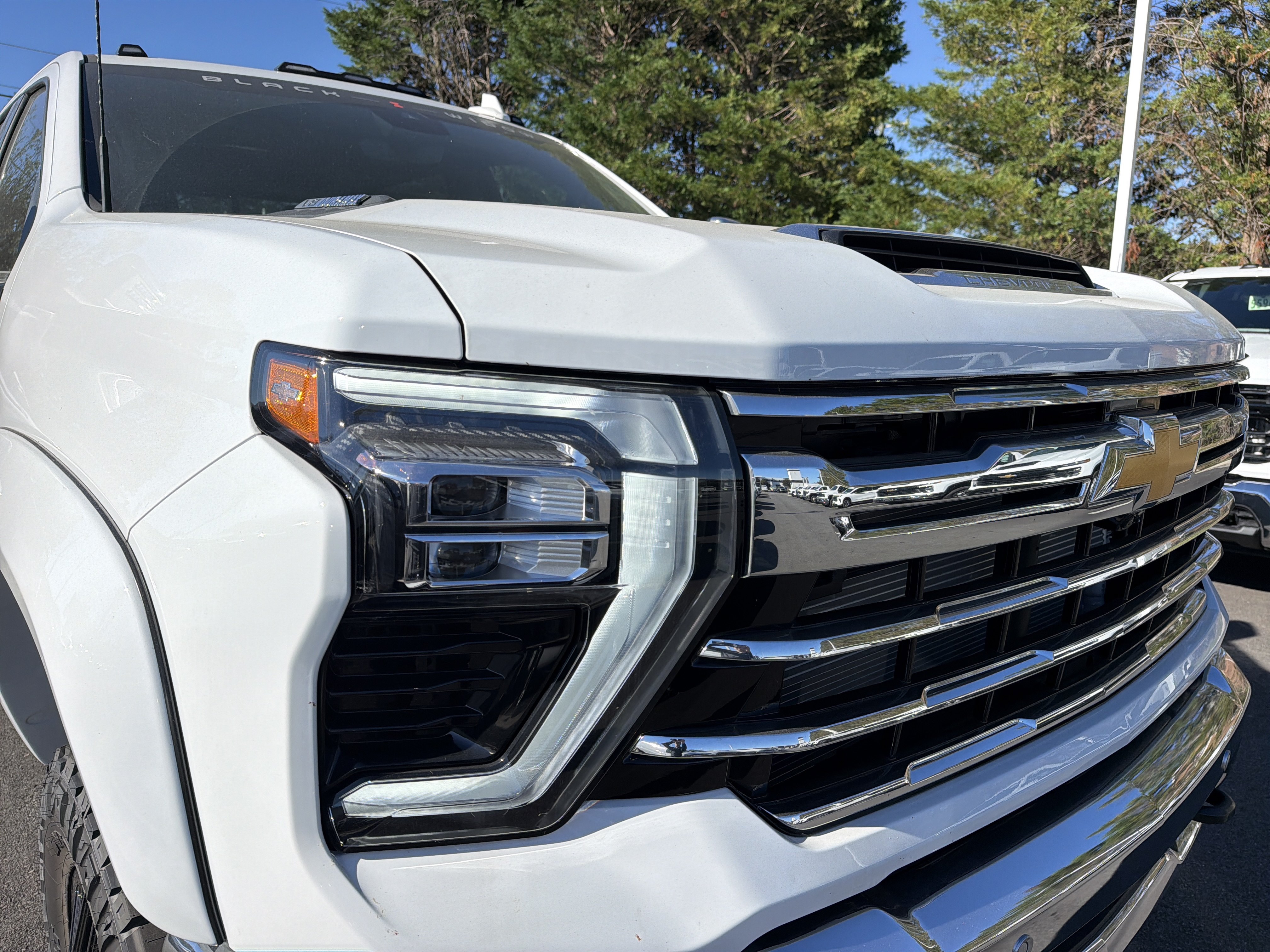 New 2026 Chevrolet Silverado 3500 LTZ w/ LTZ Plus Package AWD/4WD image 3