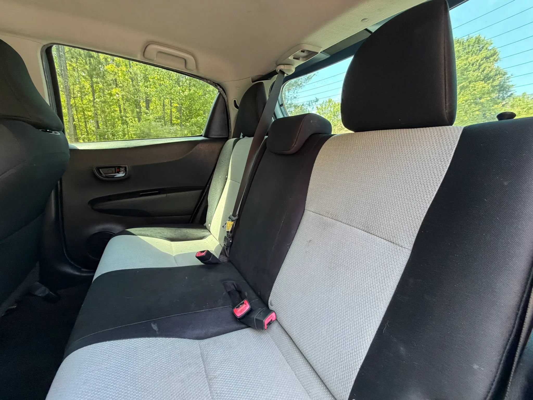 Used 2012 Toyota Yaris LE FWD image 25