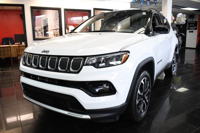 Used 2022 Jeep Compass Limited AWD/4WD image 1