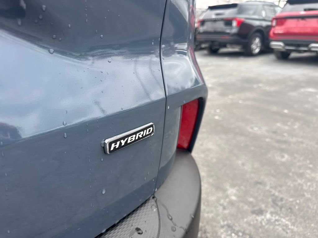 Used 2025 Ford Escape Platinum image 12