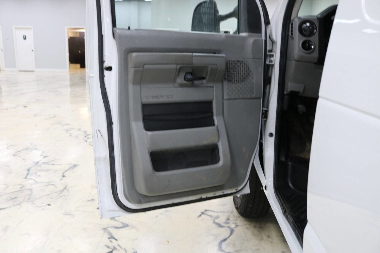 Used 2014 Ford E-150 and Econoline 150 w/ Power Group image 25