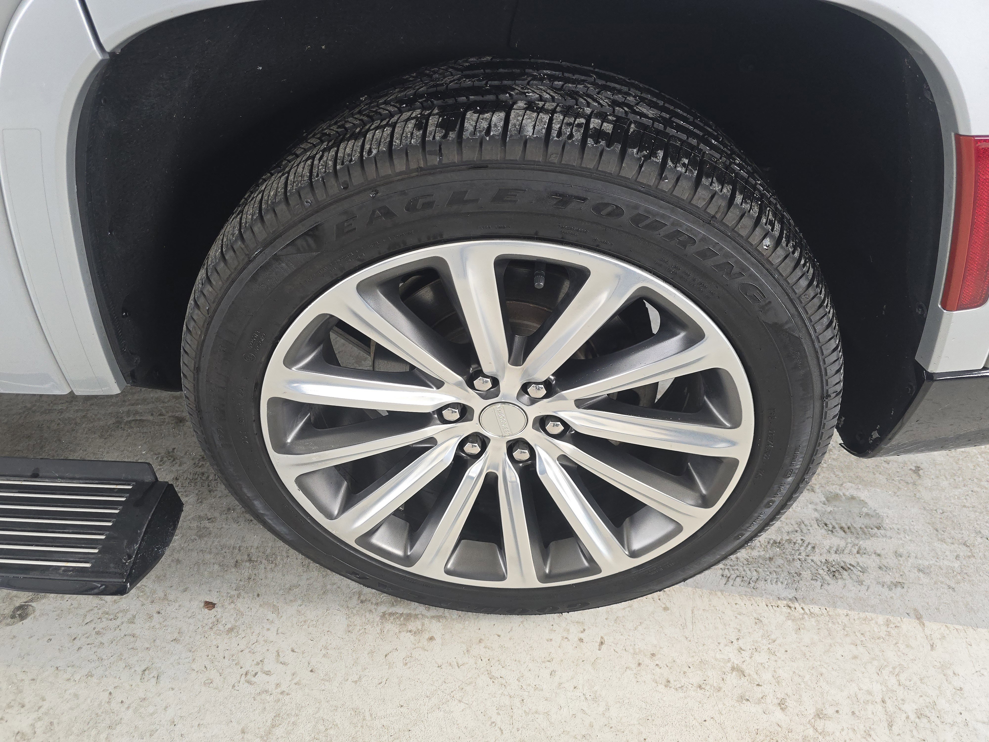 Used 2022 Jeep Grand Wagoneer Series II w/ Convenience Group III image 8