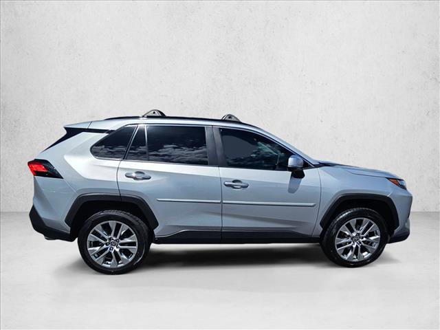 Used 2022 Toyota RAV4 Limited FWD image 4