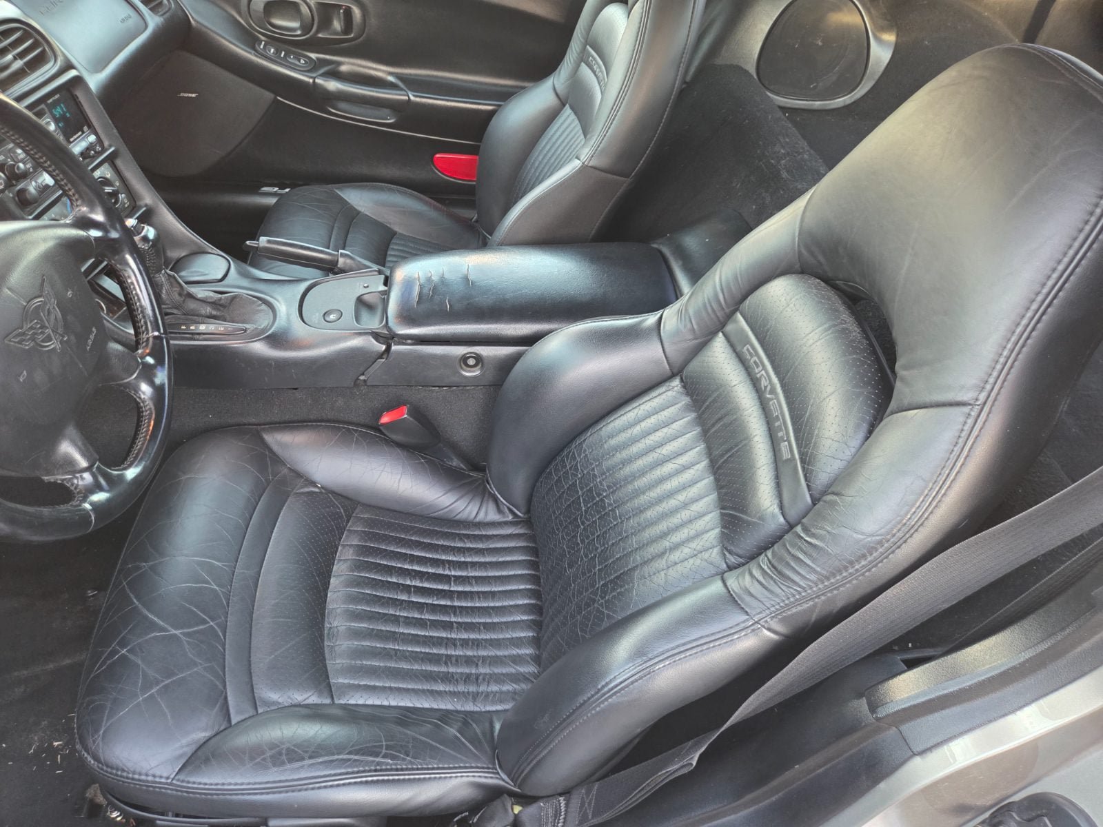 Used 2001 Chevrolet Corvette Coupe RWD image 9