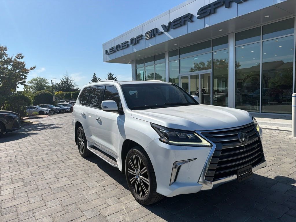 Used 2019 Lexus LX 570 4WD w/ Luxury Package image 4
