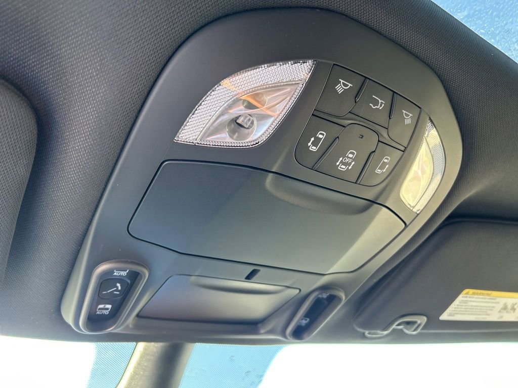 New 2025 Chrysler Pacifica Limited FWD image 45