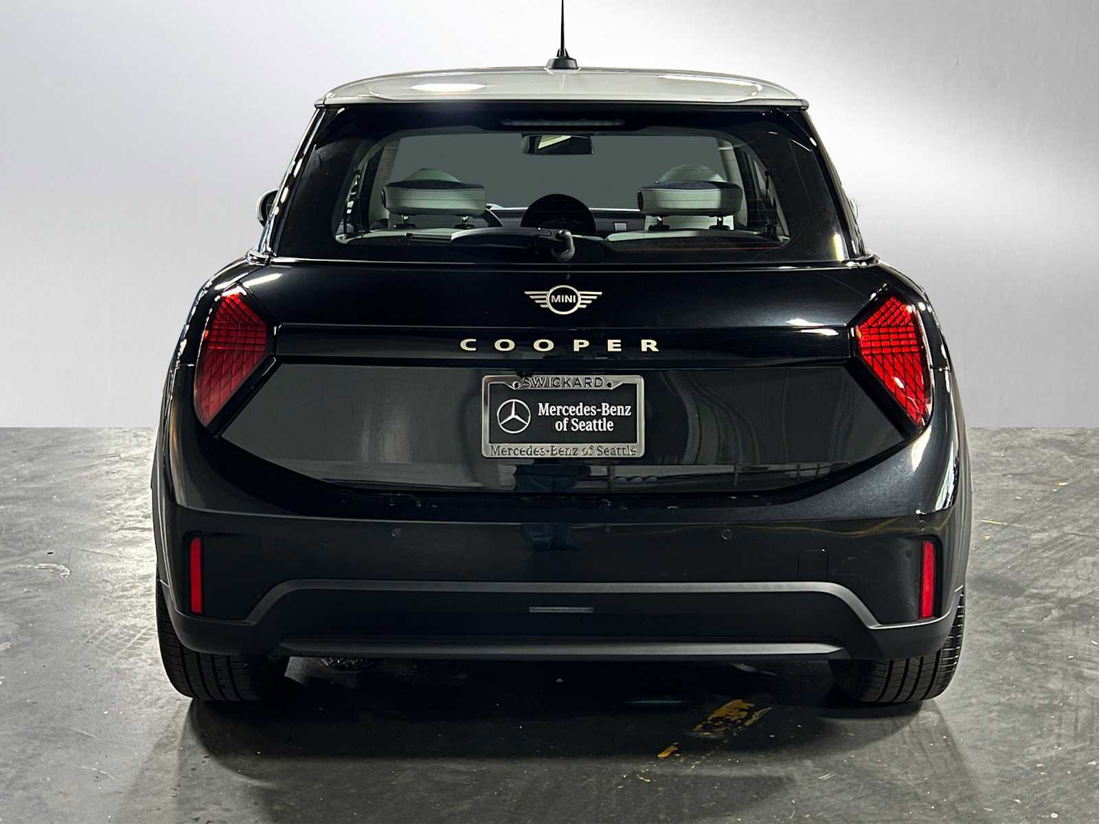 Used 2026 MINI Cooper 2-Door Hardtop FWD image 4