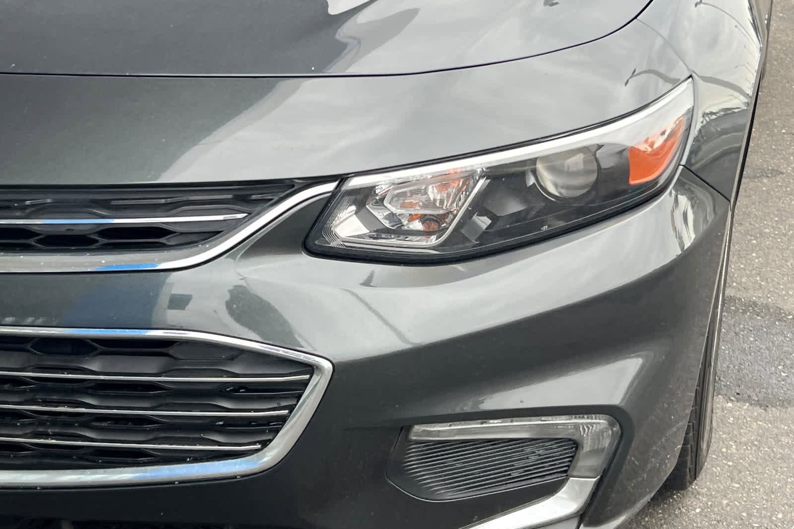Used 2018 Chevrolet Malibu LT FWD image 11