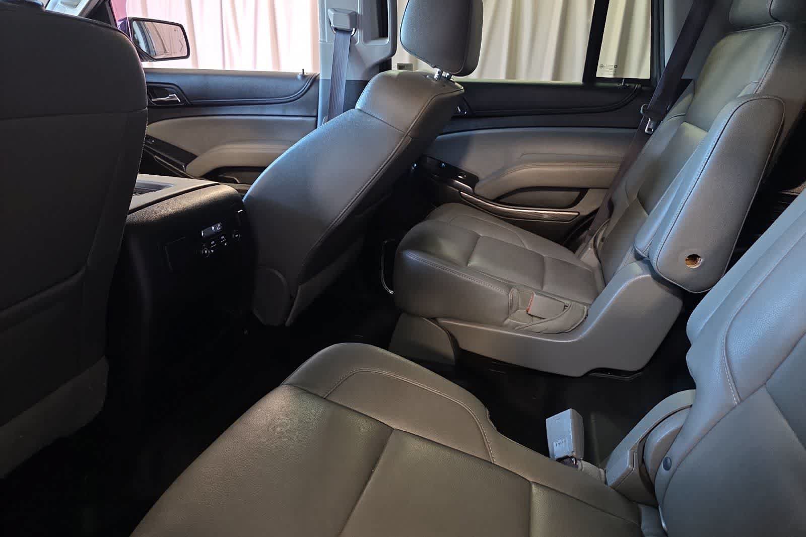 Used 2017 Chevrolet Tahoe LT w/ Luxury Package AWD/4WD image 5