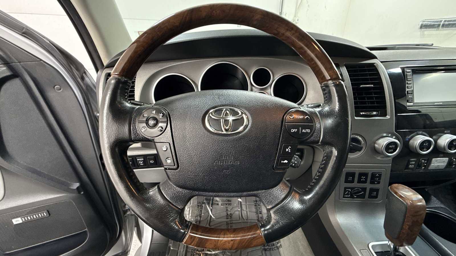 Used 2010 Toyota Sequoia Platinum image 16