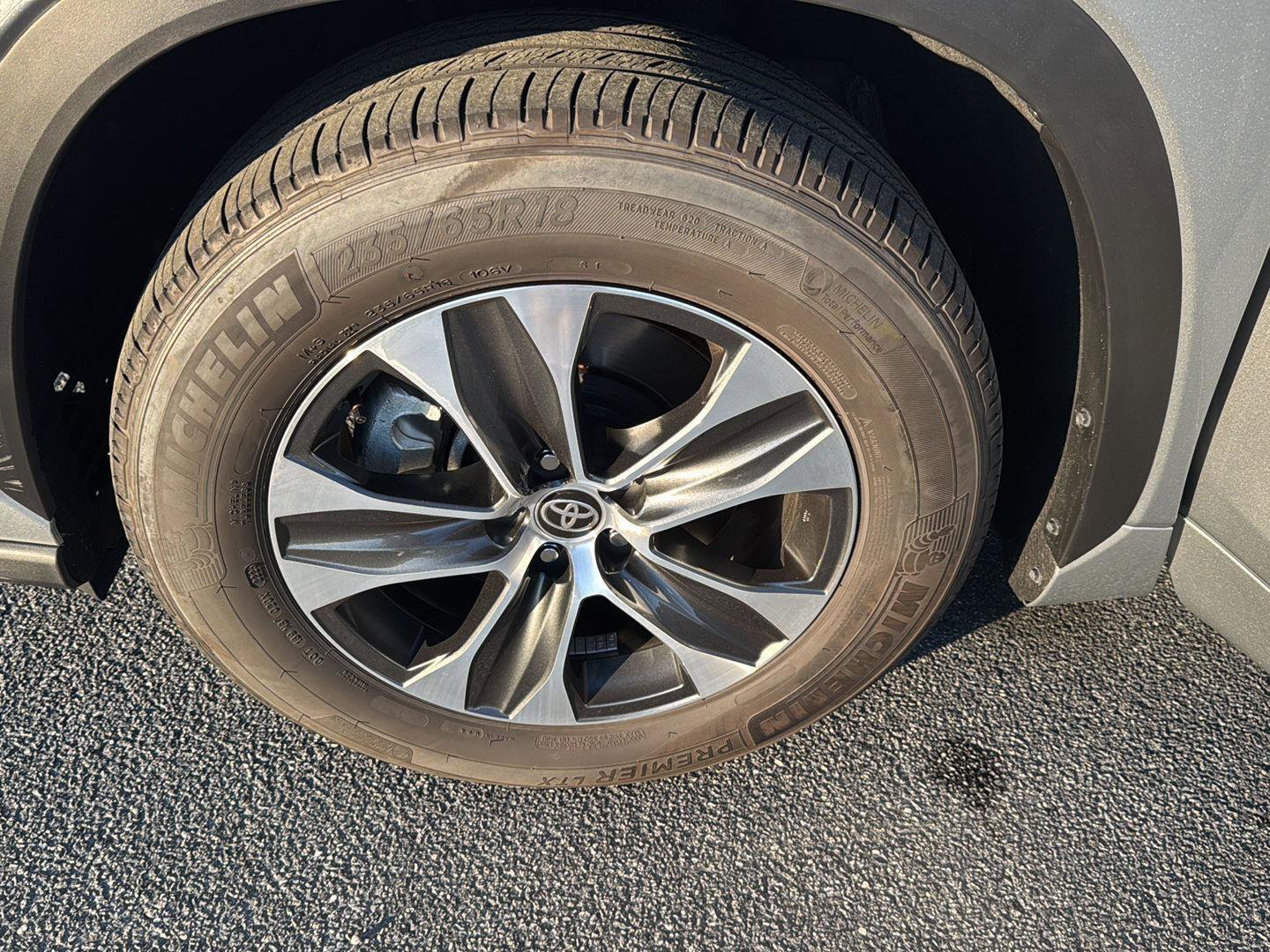 Certified 2025 Toyota Highlander XLE image 31