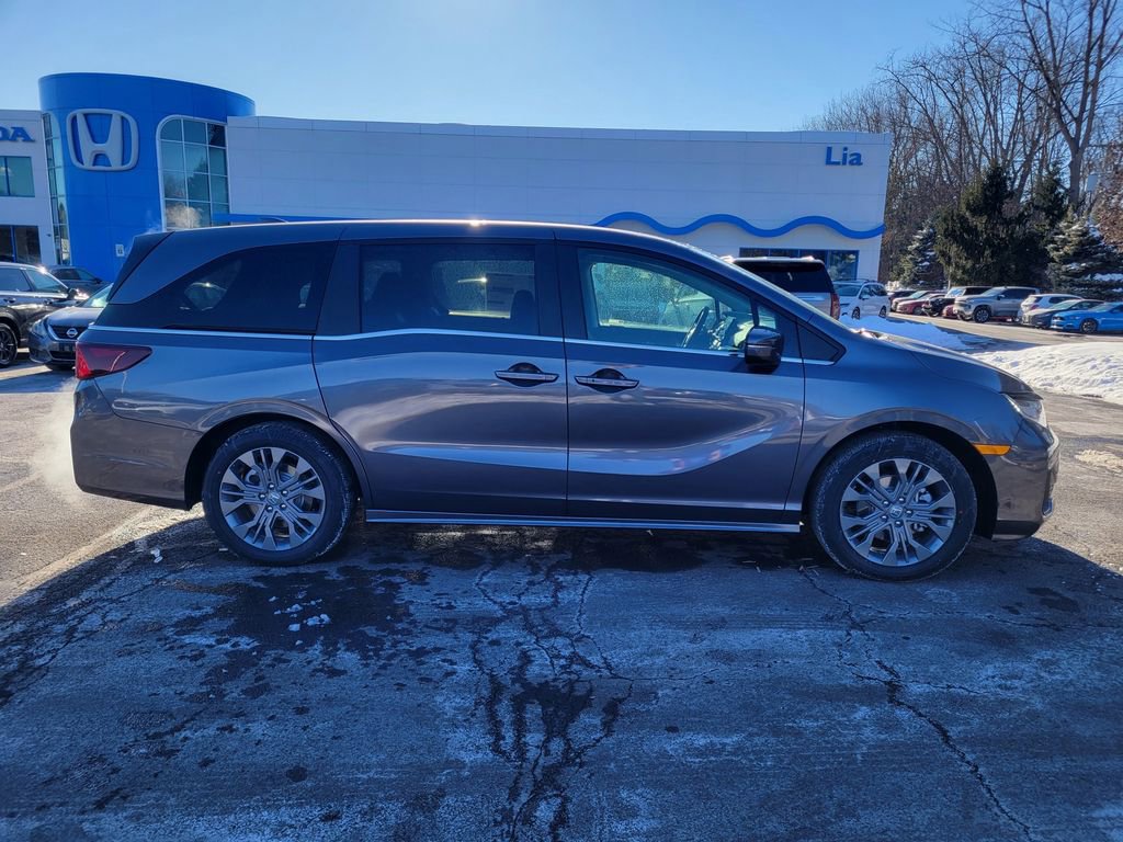 New 2026 Honda Odyssey Touring image 2