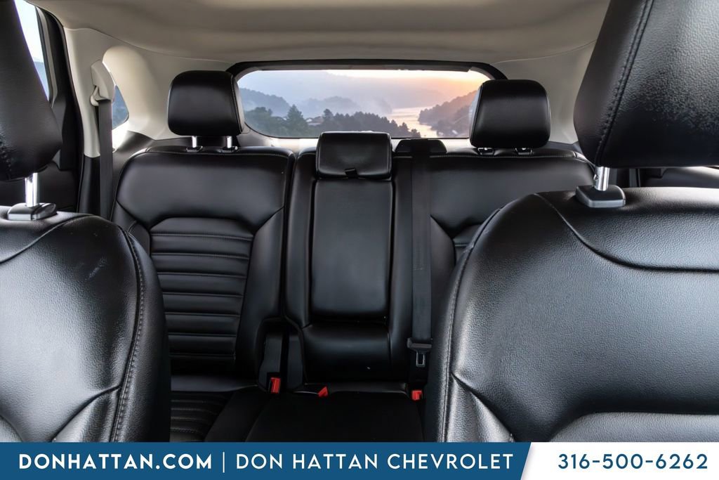 Used 2021 Ford Edge SEL w/ Convenience Package image 15