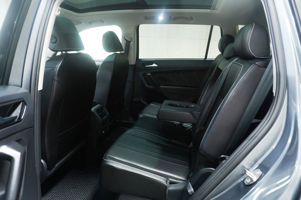 Certified 2023 Volkswagen Tiguan SE w/ Panoramic Sunroof Package image 12