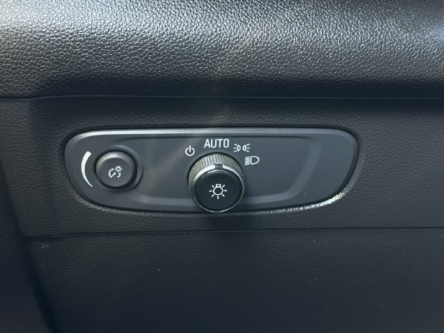 Used 2021 Buick Envision Essence w/ Sport Touring Package FWD image 22