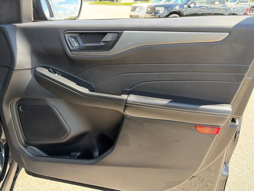 Used 2023 Ford Escape Active AWD/4WD image 9