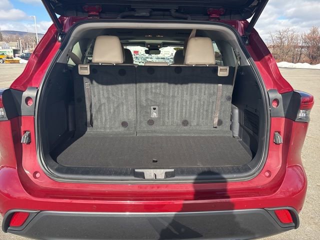 Used 2020 Toyota Highlander Limited image 19