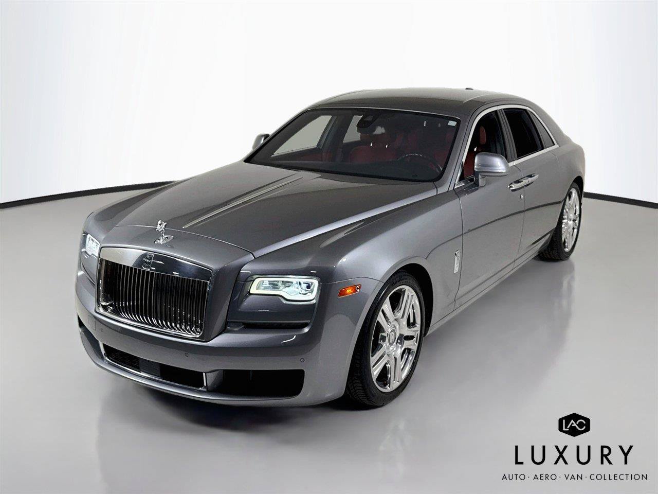 Used 2019 Rolls-Royce Ghost RWD image 3