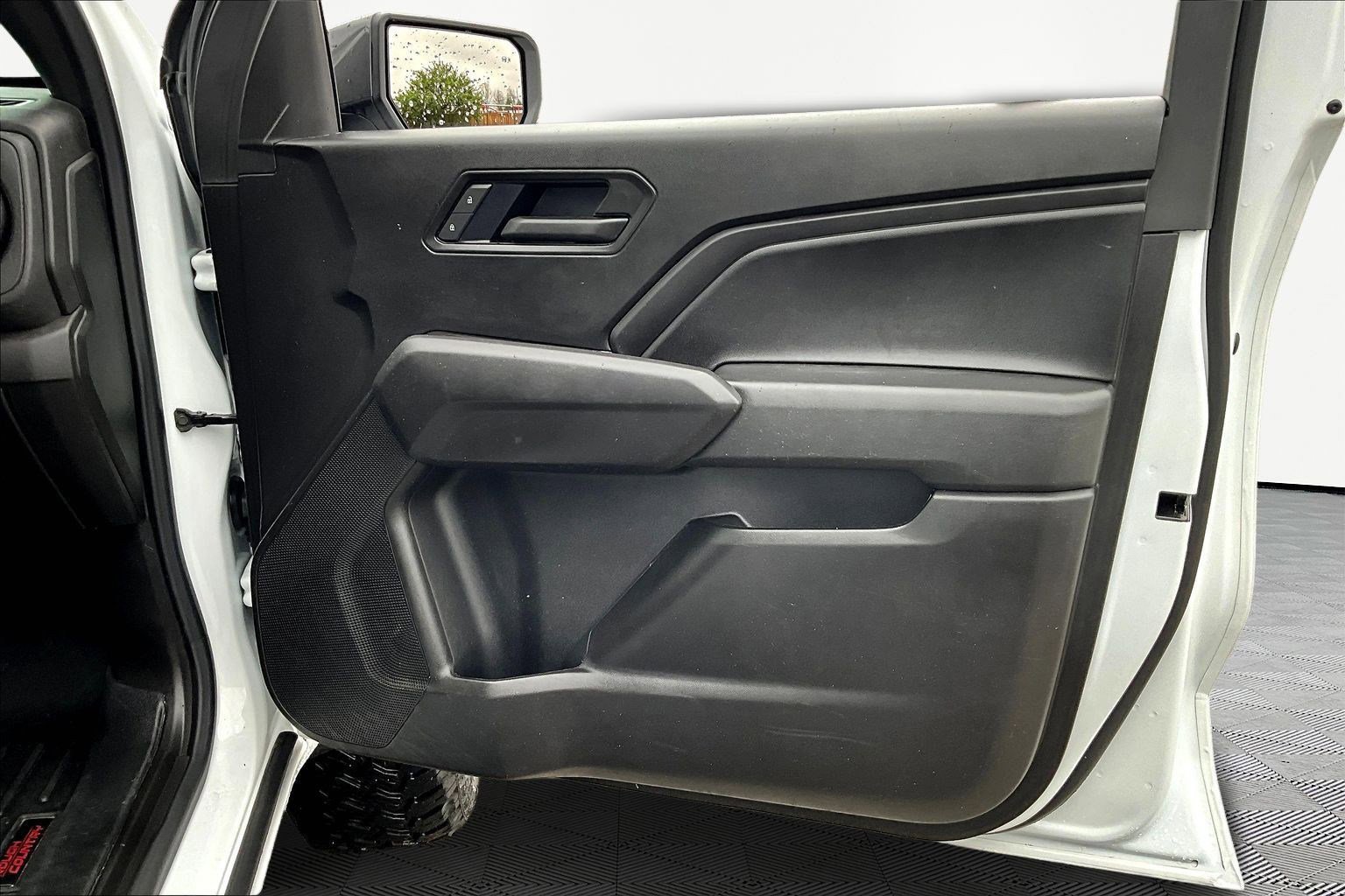 Used 2025 Chevrolet Colorado Trail Boss image 28