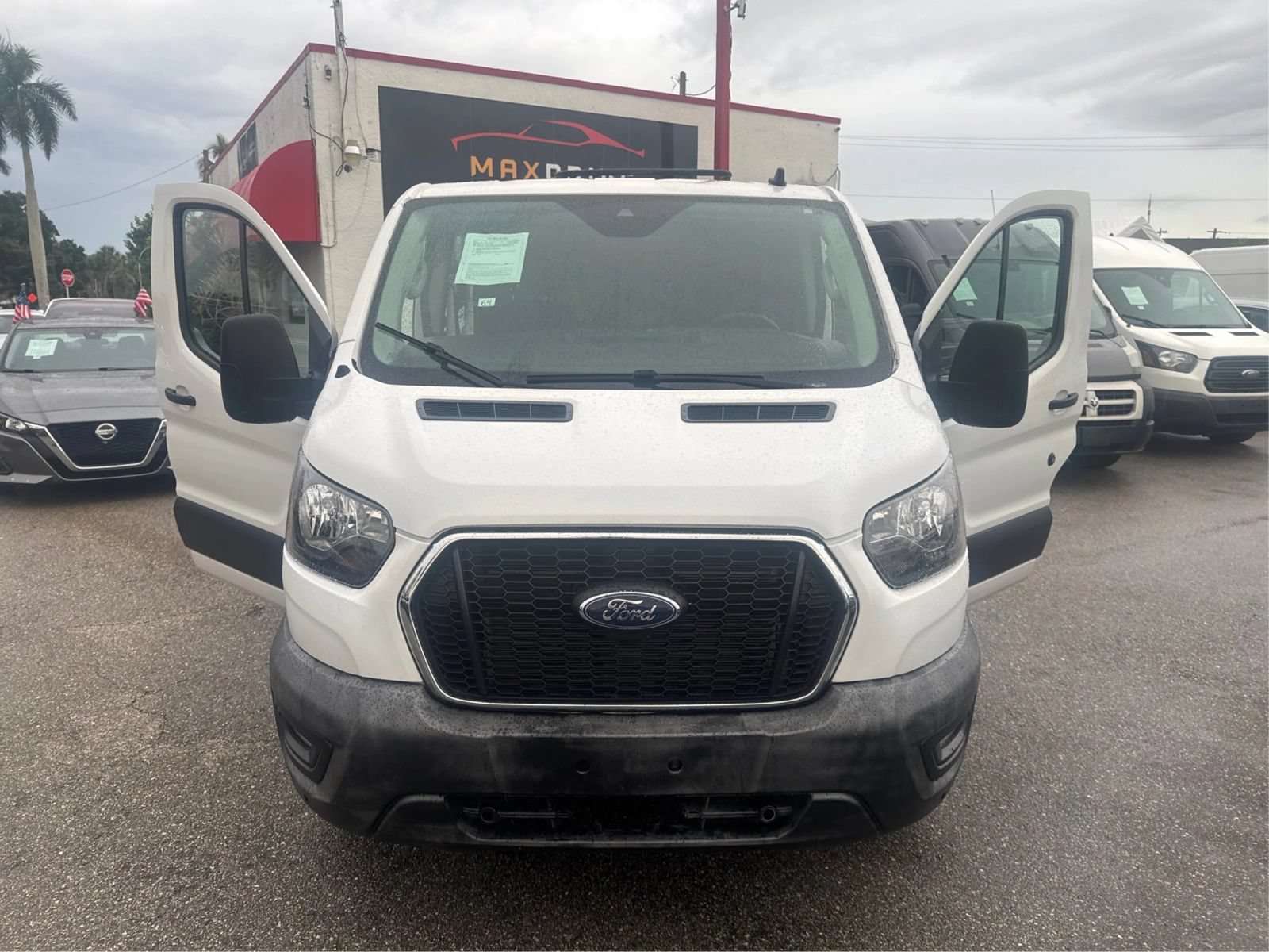 Used 2023 Ford Transit 250 Low Roof w/ Exterior Upgrade Package RWD image 22