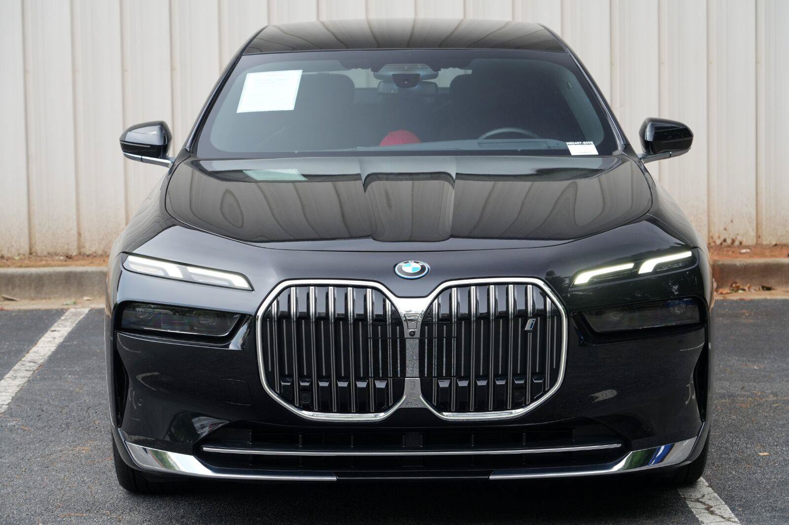 Used 2023 BMW i7 xDrive60 AWD/4WD image 54