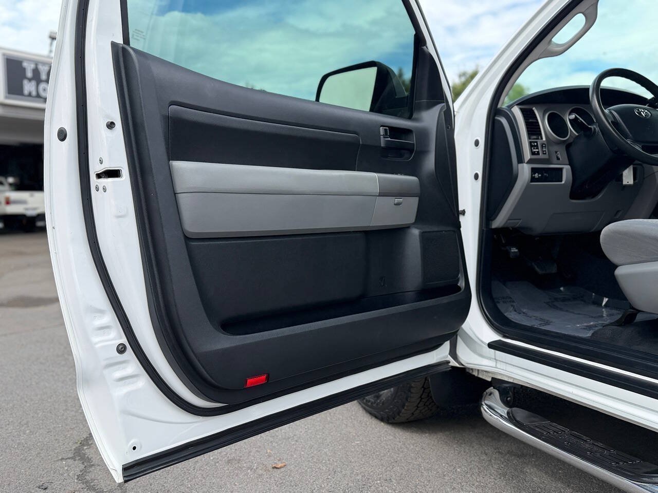 Used 2012 Toyota Tundra 2WD Regular Cab Long Bed w/ SR5 Pkg image 24