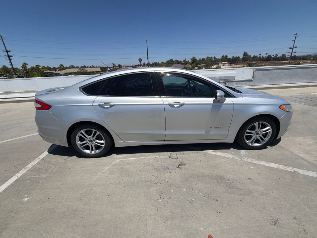 Used 2016 Ford Fusion Titanium FWD image 10