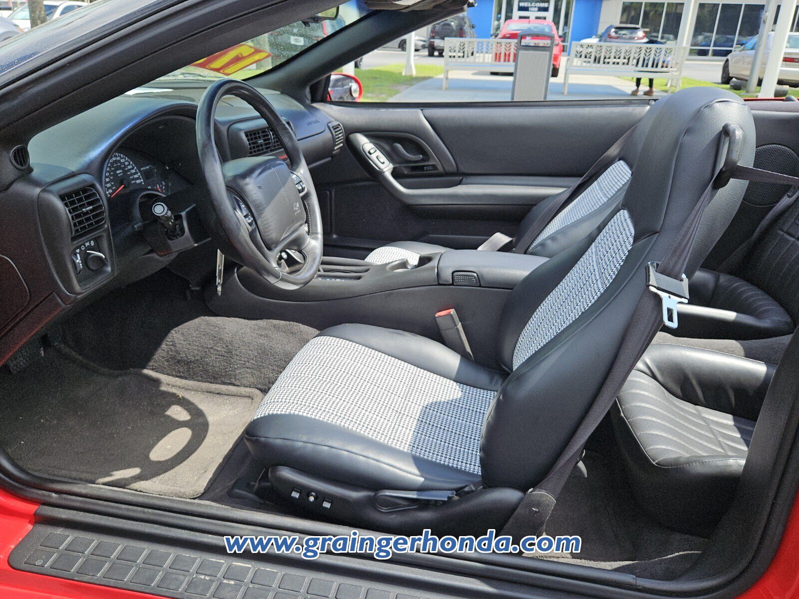 Used 2000 Chevrolet Camaro Z28 w/ SS Performance/Appearance Pkg RWD image 12