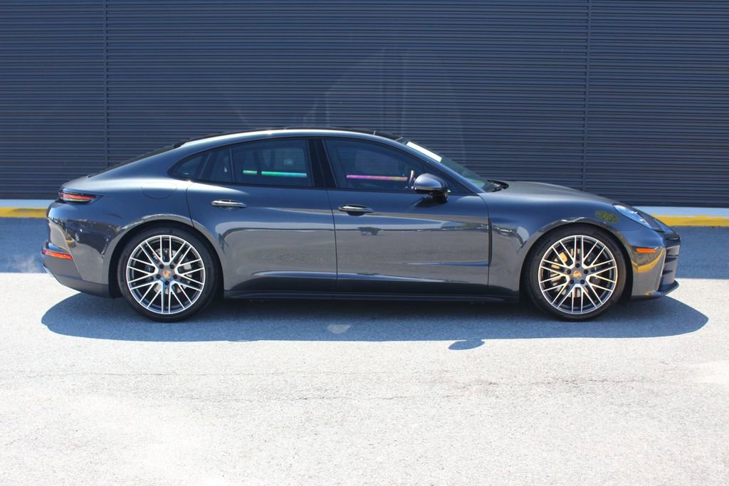 Certified 2025 Porsche Panamera 4 image 9