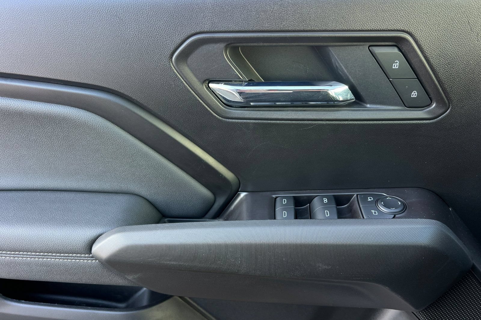Used 2026 GMC Canyon Elevation RWD image 12