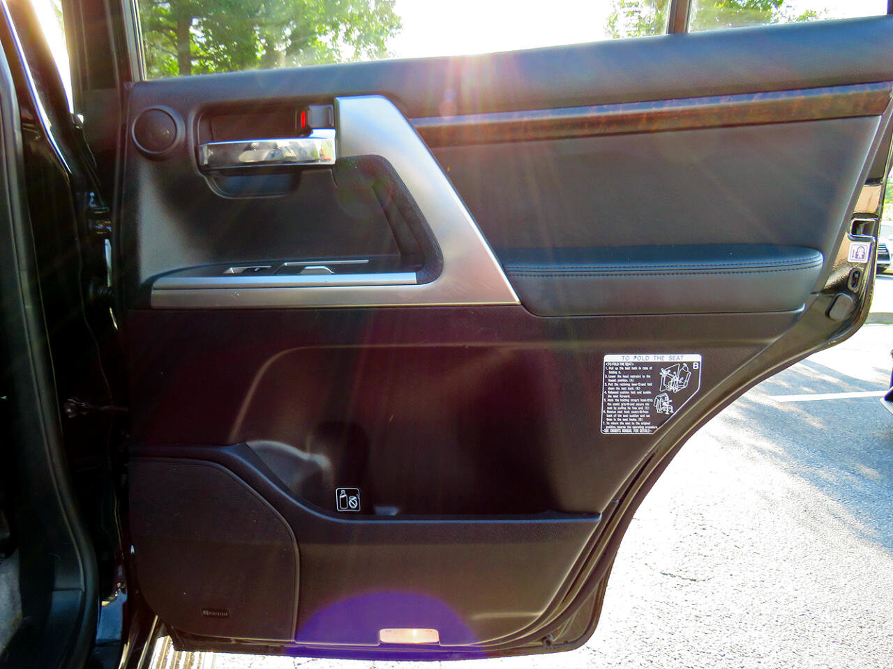 Used 2015 Toyota Land Cruiser image 39