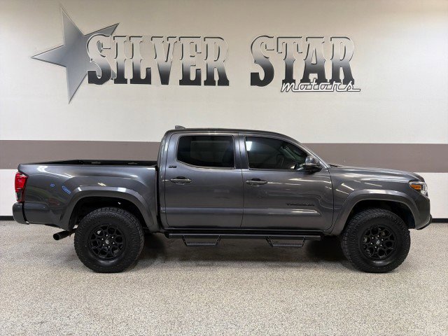 Used 2022 Toyota Tacoma SR5 w/ Technology Package image 42