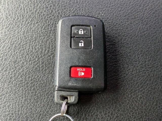 Used 2021 Toyota 4Runner Venture w/ Moonroof Package AWD/4WD image 34