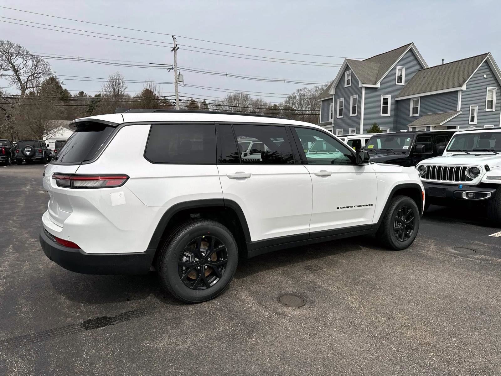 New 2026 Jeep Grand Cherokee L 4WD image 2