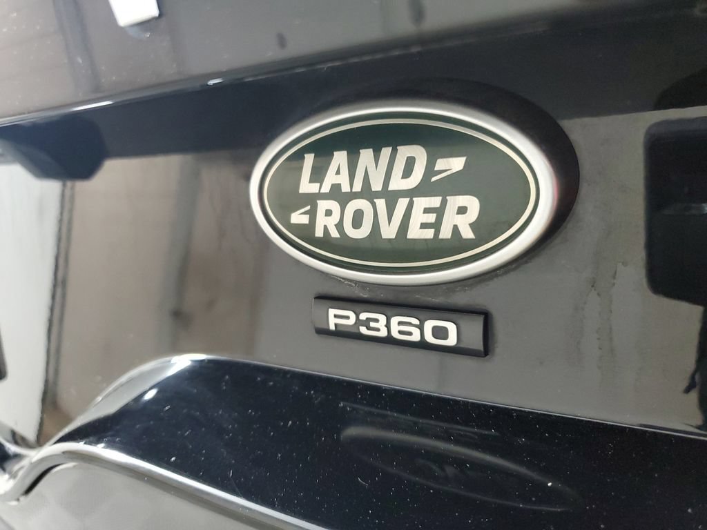 Used 2023 Land Rover Discovery Metropolitan Edition AWD/4WD image 7