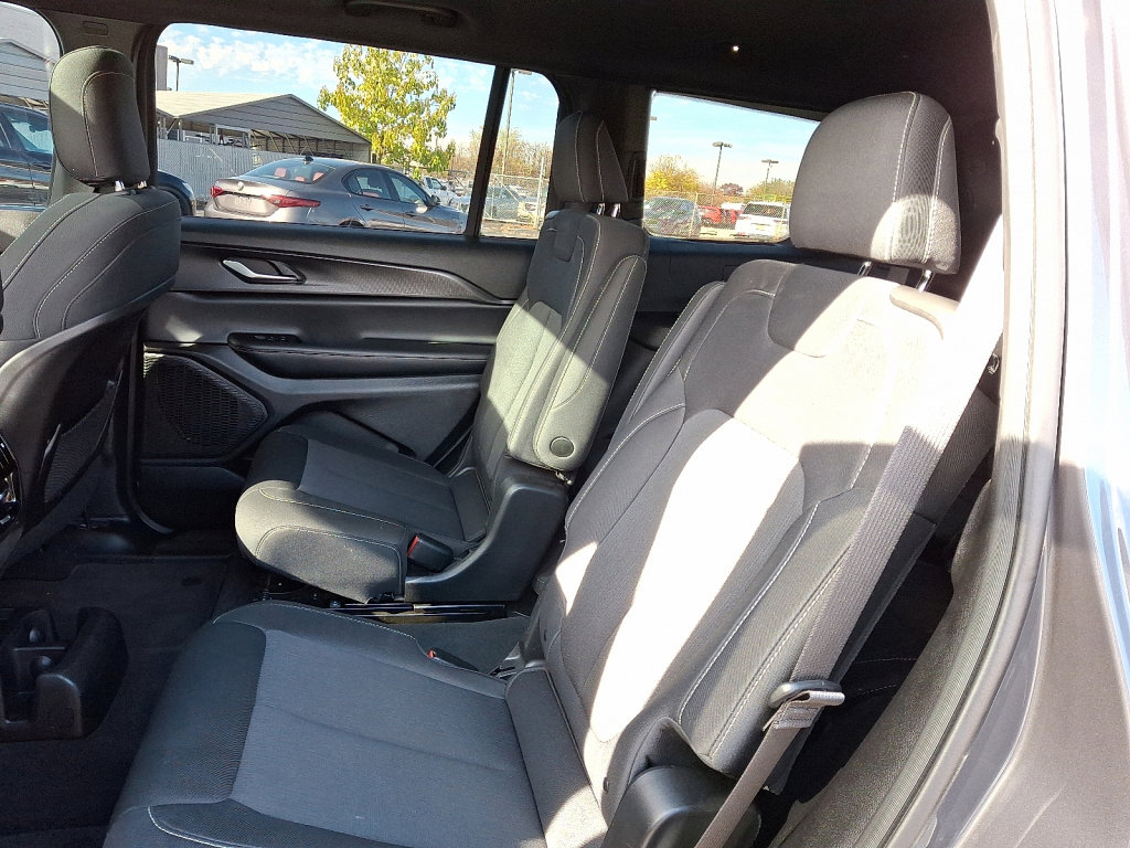 Used 2024 Jeep Grand Cherokee L Laredo w/ Luxury Tech Group I image 20