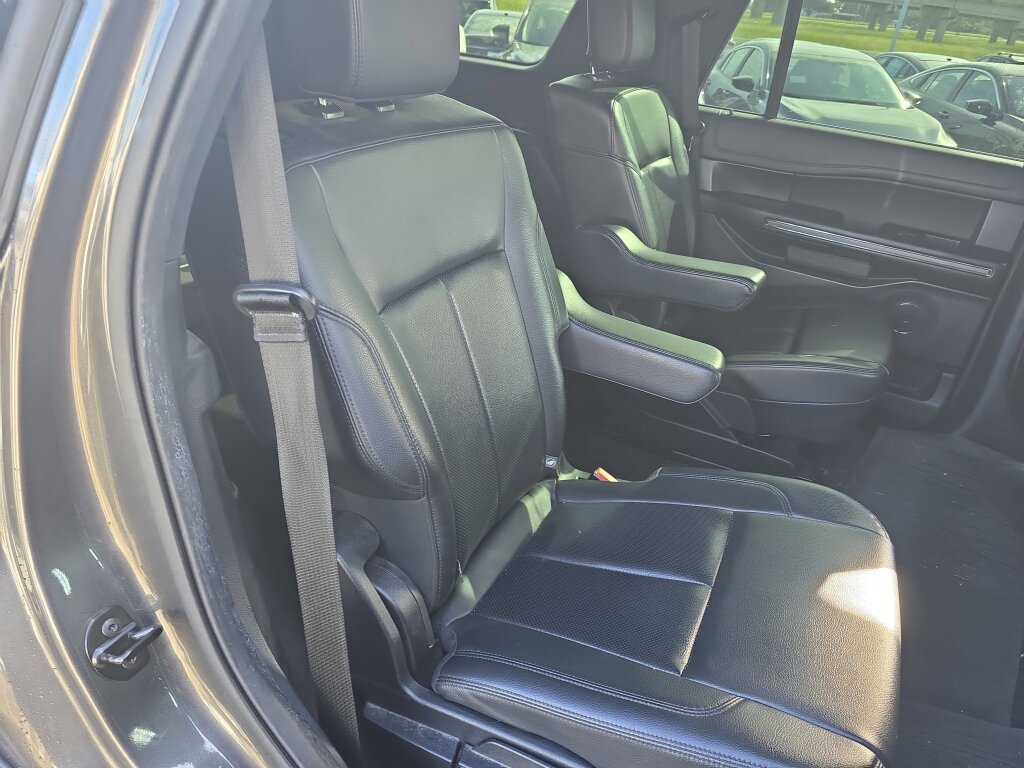 Used 2021 Ford Expedition XLT RWD image 12