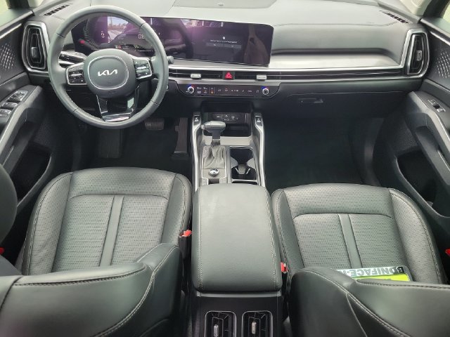 Used 2025 Kia Sorento S FWD image 14