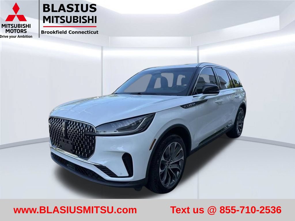 Used 2025 Lincoln Aviator Reserve AWD/4WD image 5