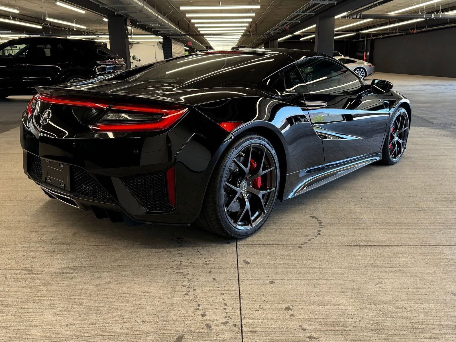Used 2017 Acura NSX AWD/4WD image 4